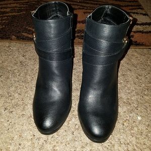 Black heeled boots